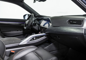 Подержанный автомобиль Geely Tugella 2023 года (15 фото)
