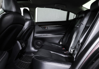 Подержанный автомобиль Lexus ES 2014 года (12 фото)