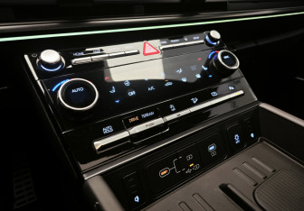 Подержанный автомобиль Hyundai Santa Fe 2023 года (23 фото)