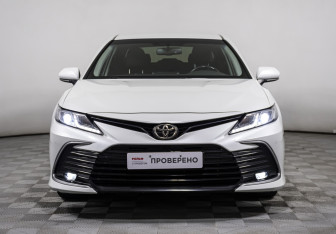 Подержанный автомобиль Toyota Camry Sedan 2021 года (2 фото)