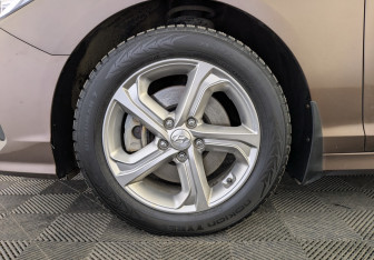 Подержанный автомобиль Hyundai Sonata 2018 года (18 фото)