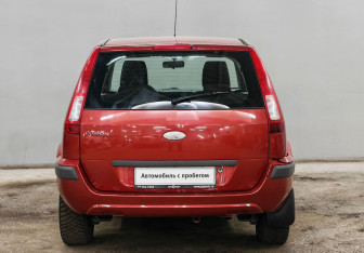 Подержанный автомобиль Ford Fusion 2008 года (6 фото)