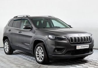 Подержанный автомобиль Jeep Cherokee 2018 года (3 фото)