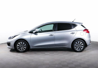 Подержанный автомобиль Kia Ceed Hatchback 2015 года (3 фото)