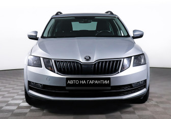 Подержанный автомобиль Skoda Octavia Wagon 2018 года (2 фото)