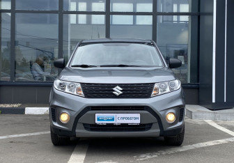Подержанный автомобиль Suzuki Vitara 2015 года (2 фото)