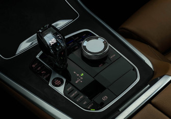 Подержанный автомобиль BMW X5 2021 года (19 фото)
