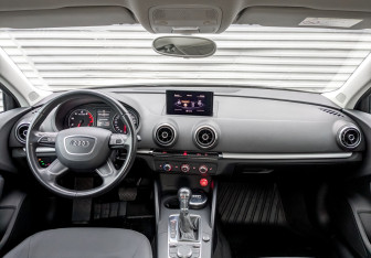 Подержанный автомобиль Audi A3 Sedan 2014 года (14 фото)