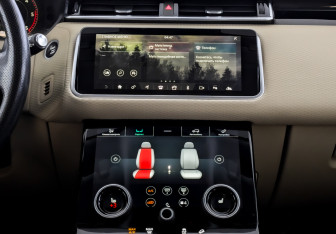 Подержанный автомобиль Land Rover Range Rover Velar 2018 года (15 фото)