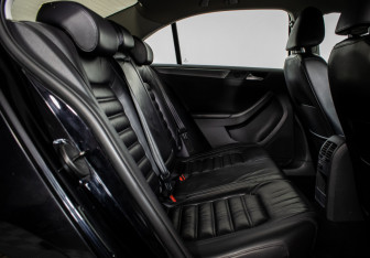 Подержанный автомобиль Volkswagen Jetta Sedan 2012 года (9 фото)