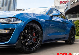 Подержанный автомобиль Ford Mustang Coupe 2019 года (16 фото)