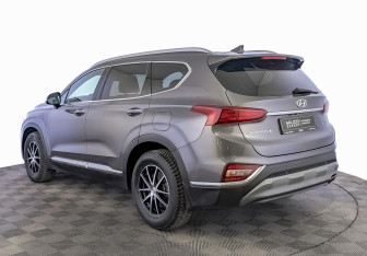 Подержанный автомобиль Hyundai Santa Fe 2019 года (7 фото)
