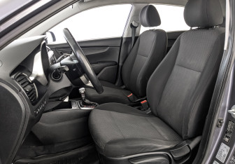 Подержанный автомобиль Kia Rio Hatchback 2021 года (19 фото)
