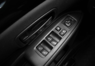 Подержанный автомобиль Mitsubishi Outlander 2018 года (14 фото)