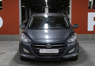 Подержанный автомобиль Hyundai i30 Hatchback 2015 года (2 фото)