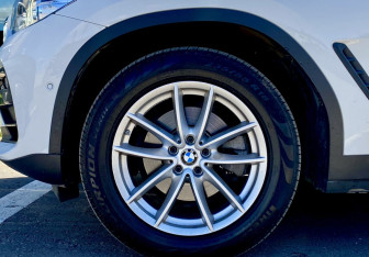 Подержанный автомобиль BMW X4 2019 года (9 фото)