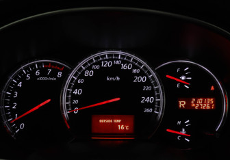 Подержанный автомобиль Nissan Teana 2010 года (11 фото)
