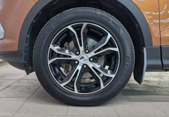 Подержанный автомобиль Ford Kuga 2017 года (12 фото)