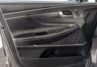 Подержанный автомобиль Hyundai Santa Fe 2021 года (19 фото)