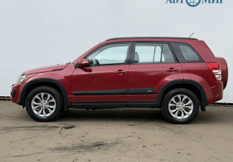 Подержанный автомобиль Suzuki Grand Vitara 2012 года (8 фото)