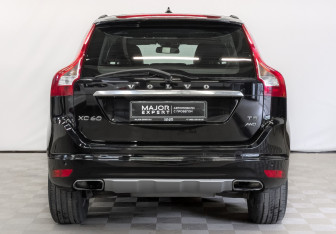 Подержанный автомобиль Volvo XC60 2017 года (7 фото)