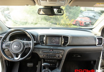 Подержанный автомобиль Kia Sportage 2016 года (10 фото)