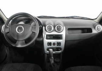 Подержанный автомобиль Renault Sandero 2013 года (6 фото)