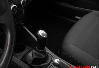 Подержанный автомобиль Renault Fluence 2012 года (15 фото)