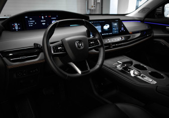 Подержанный автомобиль Changan UNI-K 2024 года (7 фото)