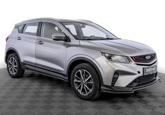 Подержанный автомобиль Geely Coolray 2022 года (3 фото)