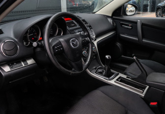 Подержанный автомобиль Mazda 6 Sedan 2010 года (12 фото)