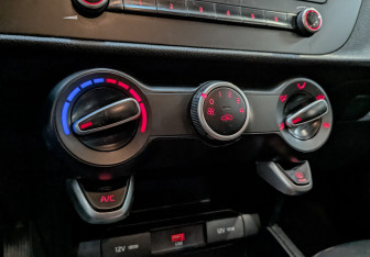 Подержанный автомобиль Kia Rio Hatchback 2021 года (21 фото)