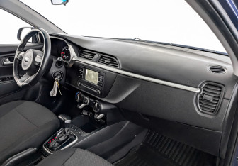 Подержанный автомобиль Kia Rio Hatchback 2021 года (16 фото)