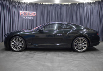 Подержанный автомобиль Bentley Continental GT Coupe 2021 года (8 фото)