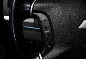 Подержанный автомобиль Mitsubishi Pajero 2012 года (18 фото)