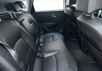 Подержанный автомобиль Nissan Qashqai 2008 года (14 фото)