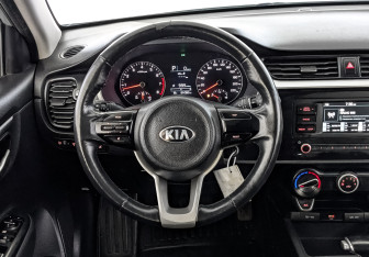 Подержанный автомобиль Kia Rio Hatchback 2021 года (21 фото)