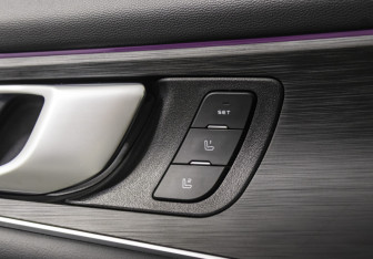 Подержанный автомобиль Changan UNI-K 2023 года (19 фото)