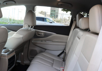 Подержанный автомобиль Nissan Murano Suv 2021 года (10 фото)