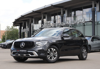Подержанный автомобиль Mercedes-Benz GLC Coupe 2019 года (20 фото)