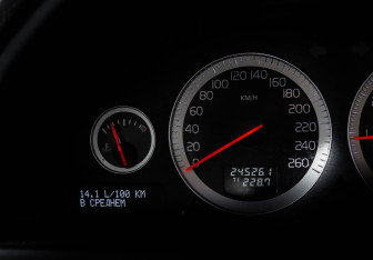 Подержанный автомобиль Volvo XC90 2012 года (11 фото)