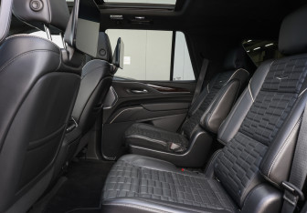 Подержанный автомобиль Cadillac Escalade Suv 2022 года (15 фото)