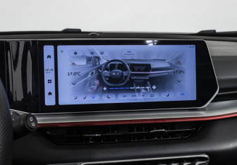 Подержанный автомобиль Geely Coolray 2024 года (15 фото)