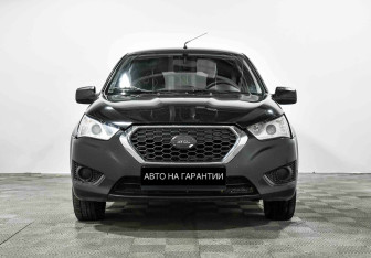 Подержанный автомобиль Datsun mi-DO 2015 года (2 фото)