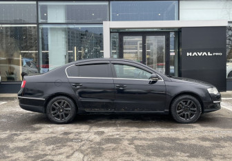Подержанный автомобиль Volkswagen Passat Sedan 2007 года (4 фото)