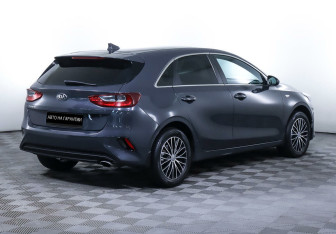 Подержанный автомобиль Kia Ceed Hatchback 2018 года (5 фото)