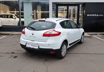 Подержанный автомобиль Renault Megane Hatchback 2012 года (5 фото)