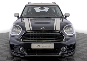 Подержанный автомобиль MINI Countryman 2019 года (2 фото)