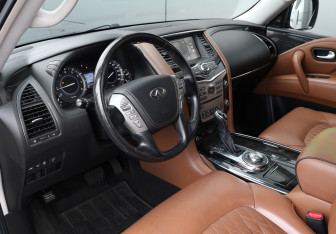 Подержанный автомобиль Infiniti QX80 2020 года (18 фото)