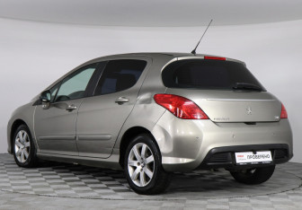 Подержанный автомобиль Peugeot 308 Hatchback 2011 года (4 фото)